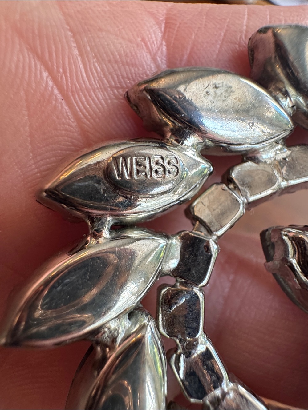 Vintage Weiss AB rhinestone statement brooch - Picture 4 of 9
